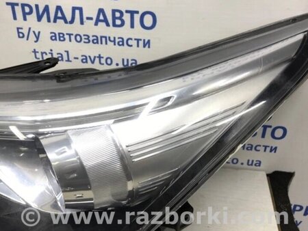 ФОТО Фара ліва галоген Рестайлінг для Toyota Avensis T270 (10.2008-12.2012) Киев