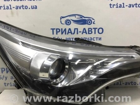 ФОТО Фара права галоген Рестайлінг для Toyota Avensis T270 (10.2008-12.2012) Киев