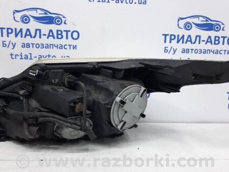 ФОТО Фара права для Toyota Avensis T270 (10.2008-12.2012) Киев