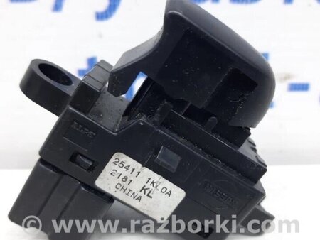ФОТО Кнопка склопідйомника для Nissan Juke (10-19) Киев