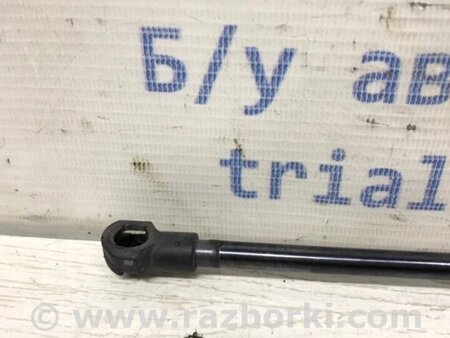 ФОТО Амортизатор кришки багажника для Nissan Qashqai (07-14) Киев
