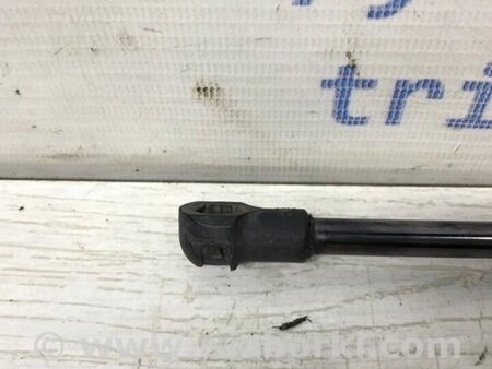 ФОТО Амортизатор кришки багажника для Nissan Qashqai (07-14) Киев