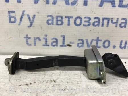 ФОТО Обмежувач дверей передній правий для Nissan Qashqai (07-14) Киев