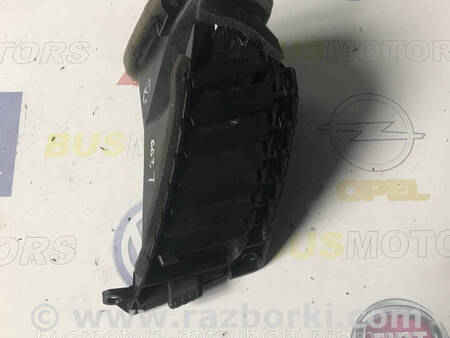 ФОТО Дефлектор правий для Mitsubishi L200 (06-14) Коломия