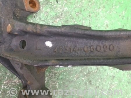 ФОТО Цапфа для Toyota Camry 30 XV30 (09.2001-03.2006) Киев