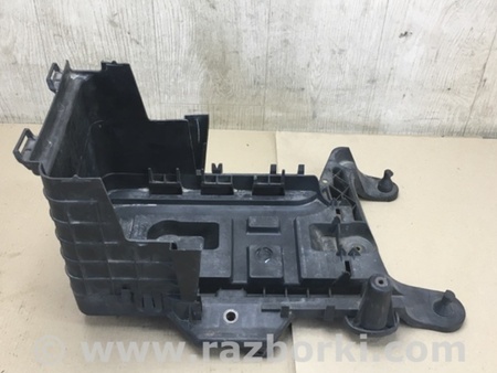 ФОТО Полка аккумулятора для Volkswagen Jetta 5 1K2, 1K5 (01.2005 - 12.2010) Киев