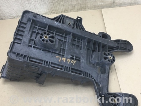 ФОТО Полка аккумулятора для Volkswagen Jetta 5 1K2, 1K5 (01.2005 - 12.2010) Киев