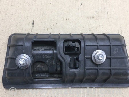 ФОТО Кнопка открывания багажника наружная для Volkswagen Jetta 5 1K2, 1K5 (01.2005 - 12.2010) Киев