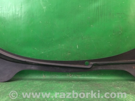 ФОТО Пластик под лобовое стекло (Жабо) для Volkswagen Jetta 5 1K2, 1K5 (01.2005 - 12.2010) Киев