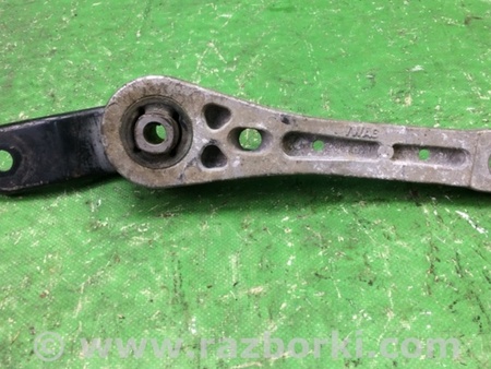 ФОТО Подушка для Volkswagen Jetta 5 1K2, 1K5 (01.2005 - 12.2010) Киев