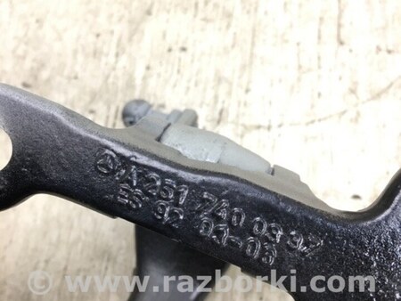 ФОТО Петля крышки багажника для Mercedes-Benz R-CLASS W251 (05-13) Киев