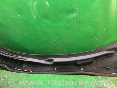 ФОТО Пластик под лобовое стекло (Жабо) для Chrysler 300 (2004-2010) Киев