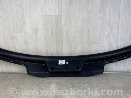 ФОТО Пластик под лобовое стекло (Жабо) для Porsche Cayenne Type 958 (10-18) Киев