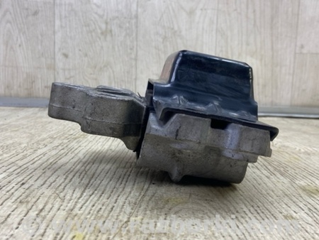 ФОТО Подушка для Volkswagen Tiguan (11-17) Киев