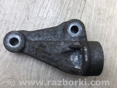 ФОТО Кронштейн крепления двигателя для Volkswagen Jetta USA (10-17) Киев