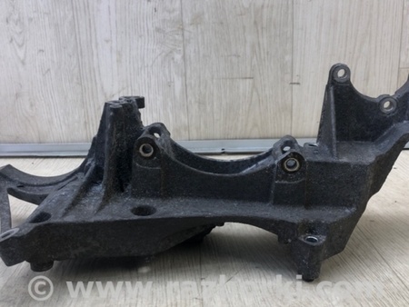 ФОТО Кронштейн генератора для Volkswagen Jetta USA (10-17) Киев