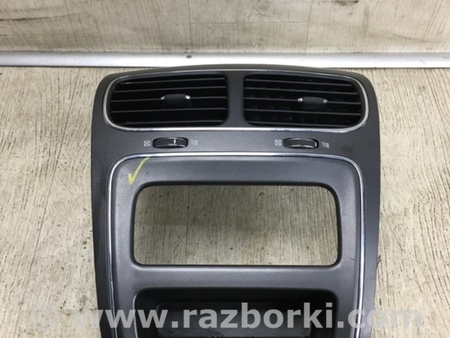 ФОТО Накладка торпедо под магнитолу для Dodge Journey (2011-2020) Киев