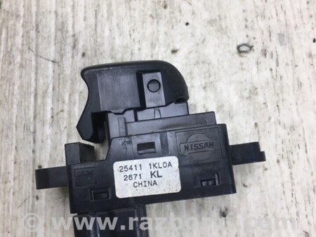 ФОТО Кнопка стеклоподьемника для Nissan Juke (10-19) Киев