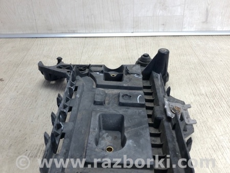 ФОТО Полка аккумулятора для Volkswagen Jetta USA (10-17) Киев