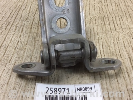 ФОТО Петля двери нижняя для Nissan Sentra B16 Киев
