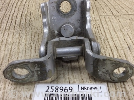 ФОТО Петля двери верхняя для Nissan Sentra B16 Киев