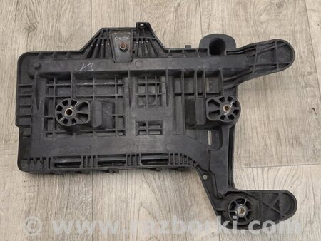 ФОТО Полка аккумулятора для Volkswagen Passat B7 (09.2010-06.2015) Киев