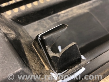 ФОТО Пластик под лобовое стекло (Жабо) для Jeep Patriot (10-17) Киев