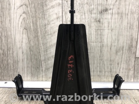ФОТО Крепление аккумулятора для Toyota Prius 30 (09-17) Киев