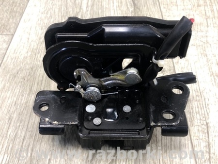ФОТО Замок крышки багажника для Toyota Prius 30 (09-17) Киев