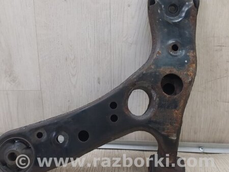ФОТО Рычаг передний нижний для Toyota Prius 30 (09-17) Киев