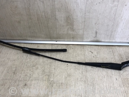 ФОТО Поводок дворника для Volkswagen Jetta USA (10-17) Киев