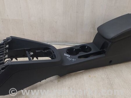 ФОТО Консоль центральная для Volkswagen Jetta USA (10-17) Киев