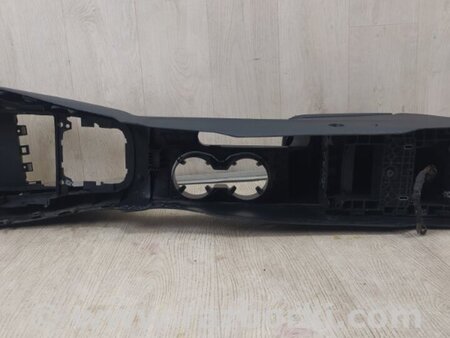 ФОТО Консоль центральная для Volkswagen Jetta USA (10-17) Киев