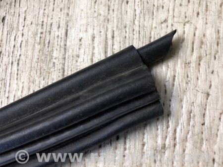 ФОТО Уплотнитель багажника для Volkswagen Jetta USA (10-17) Киев