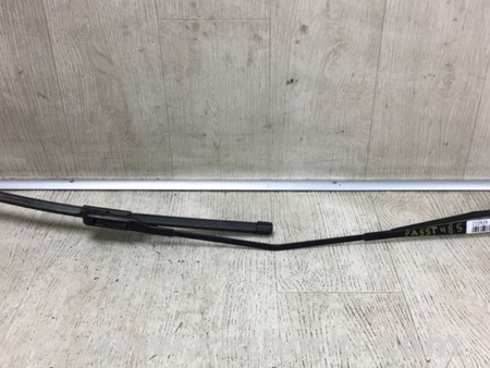 ФОТО Поводок дворника для Volkswagen Passat B7 (09.2010-06.2015) Киев