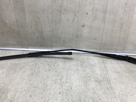 ФОТО Поводок дворника для Volkswagen Passat B7 (09.2010-06.2015) Киев