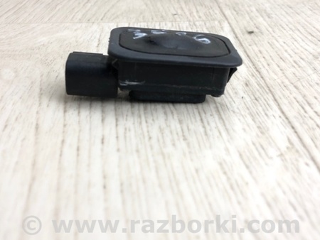 ФОТО Кнопка открывания багажника наружная для Ford Fiesta Mk6 (2008-2017) Киев