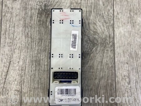 ФОТО Блок управления стеклоподъемником для Hyundai Elantra MD (04.2010-05.2016) Киев