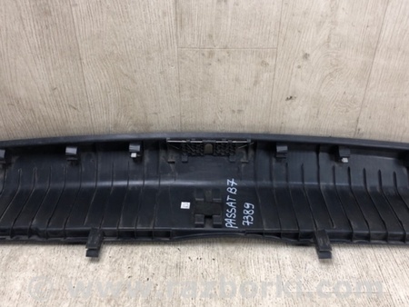 ФОТО Накладка панели багажника внутренняя для Volkswagen Passat B7 (09.2010-06.2015) Киев
