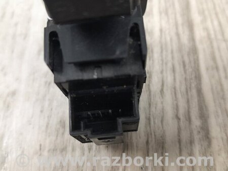 ФОТО Кнопка открывания багажника внутренняя для Volkswagen Passat B7 (09.2010-06.2015) Киев