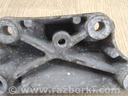 ФОТО Кронштейн крепления КПП для Jeep Compass (06-15) Киев