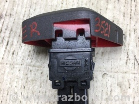ФОТО Кнопка аварийки для Nissan Pathfinder R52 Киев