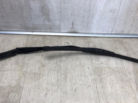 ФОТО Поводок дворника для Volkswagen Passat B7 (09.2010-06.2015) Киев