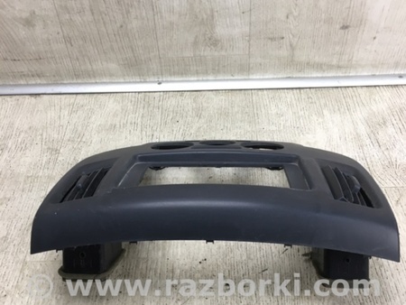 ФОТО Накладка торпедо под магнитолу для Nissan NV200 USA (2013-) Киев
