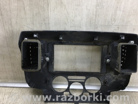 ФОТО Накладка торпедо под магнитолу для Nissan NV200 USA (2013-) Киев