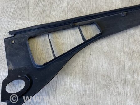 ФОТО Пластик под лобовое стекло (Жабо) для Ford Focus 3 (01.2010 - 03.2018) Киев