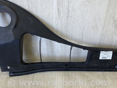 ФОТО Пластик под лобовое стекло (Жабо) для Ford Focus 3 (01.2010 - 03.2018) Киев