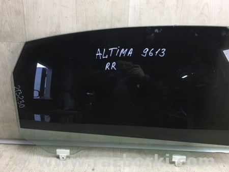 ФОТО Стекло двери для Nissan Altima L33 Киев