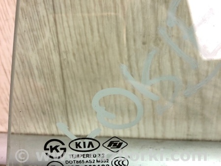 ФОТО Стекло двери глухое для KIA Forte YD (2012-) Киев