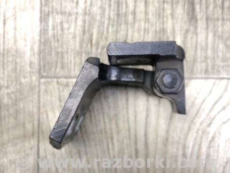 ФОТО Петля двери верхняя для Jeep Cherokee (2014-) Киев